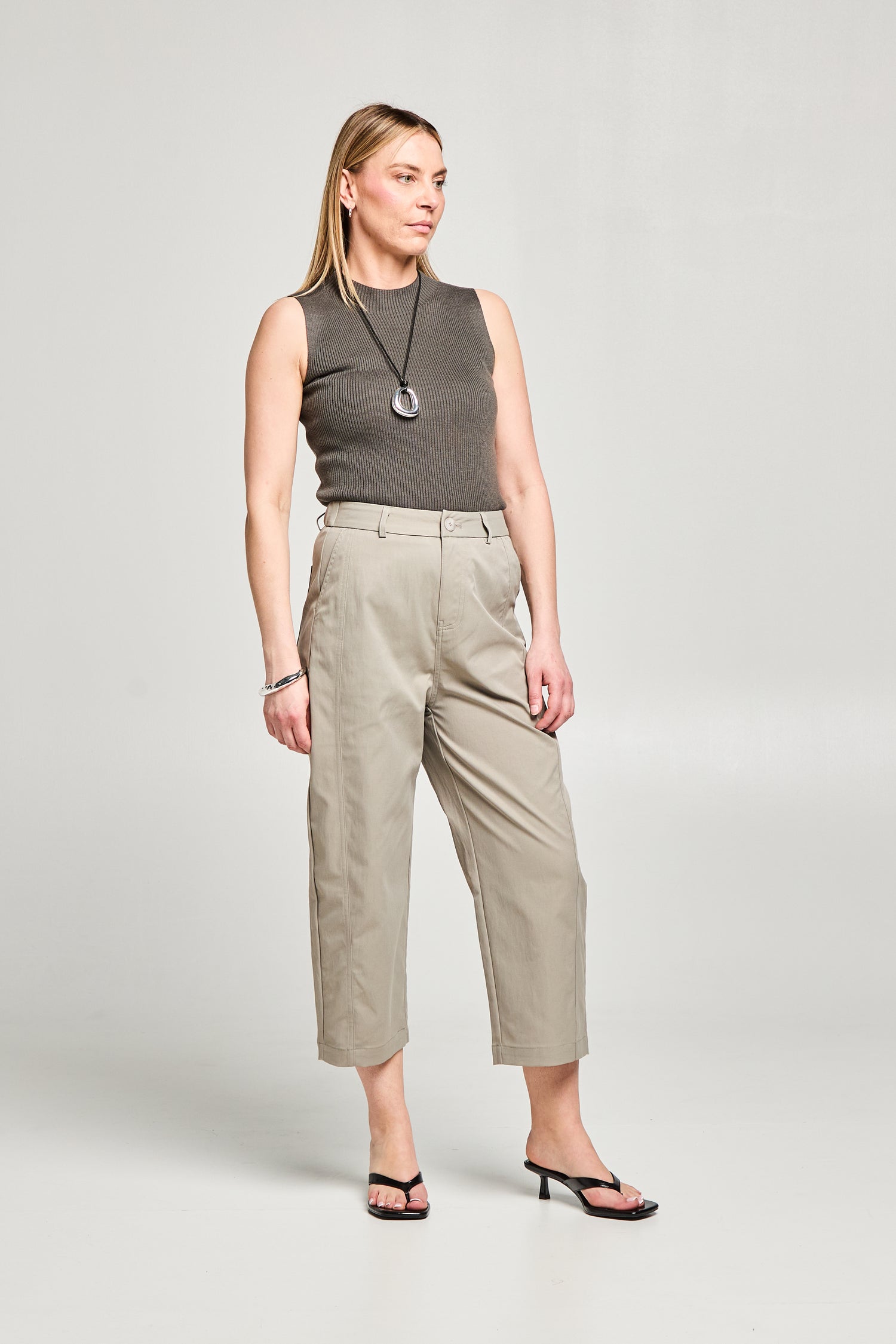 Pantalon cropped coupe droite