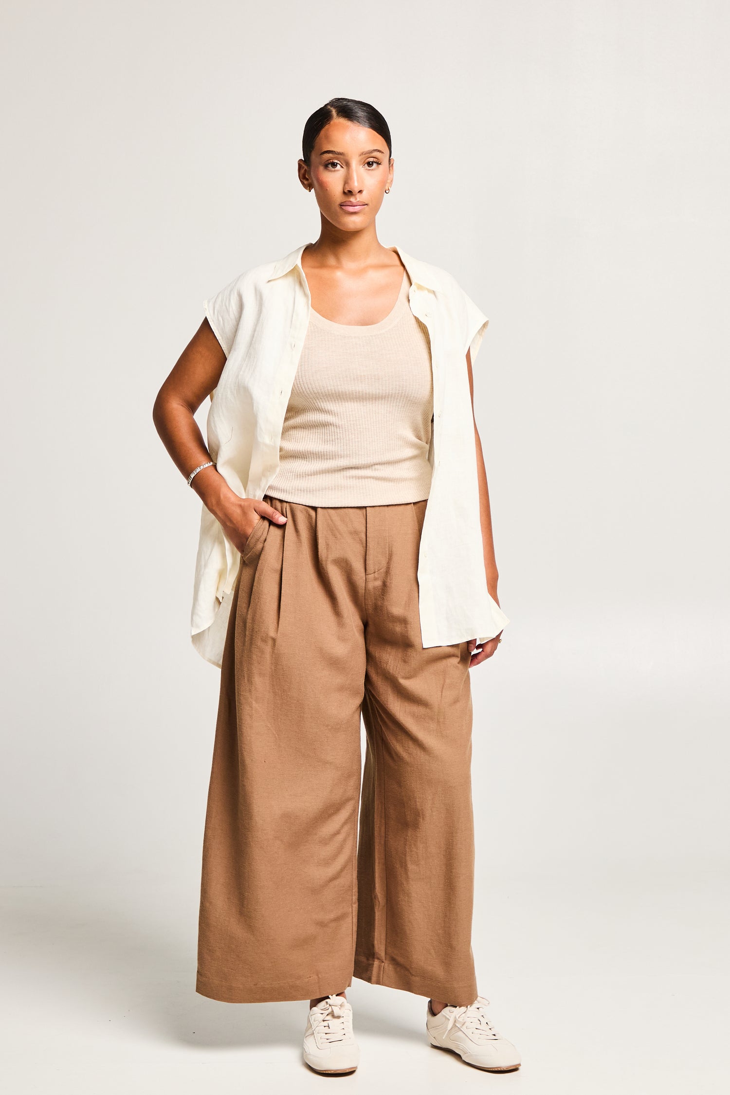 Pantalon à plis en lin