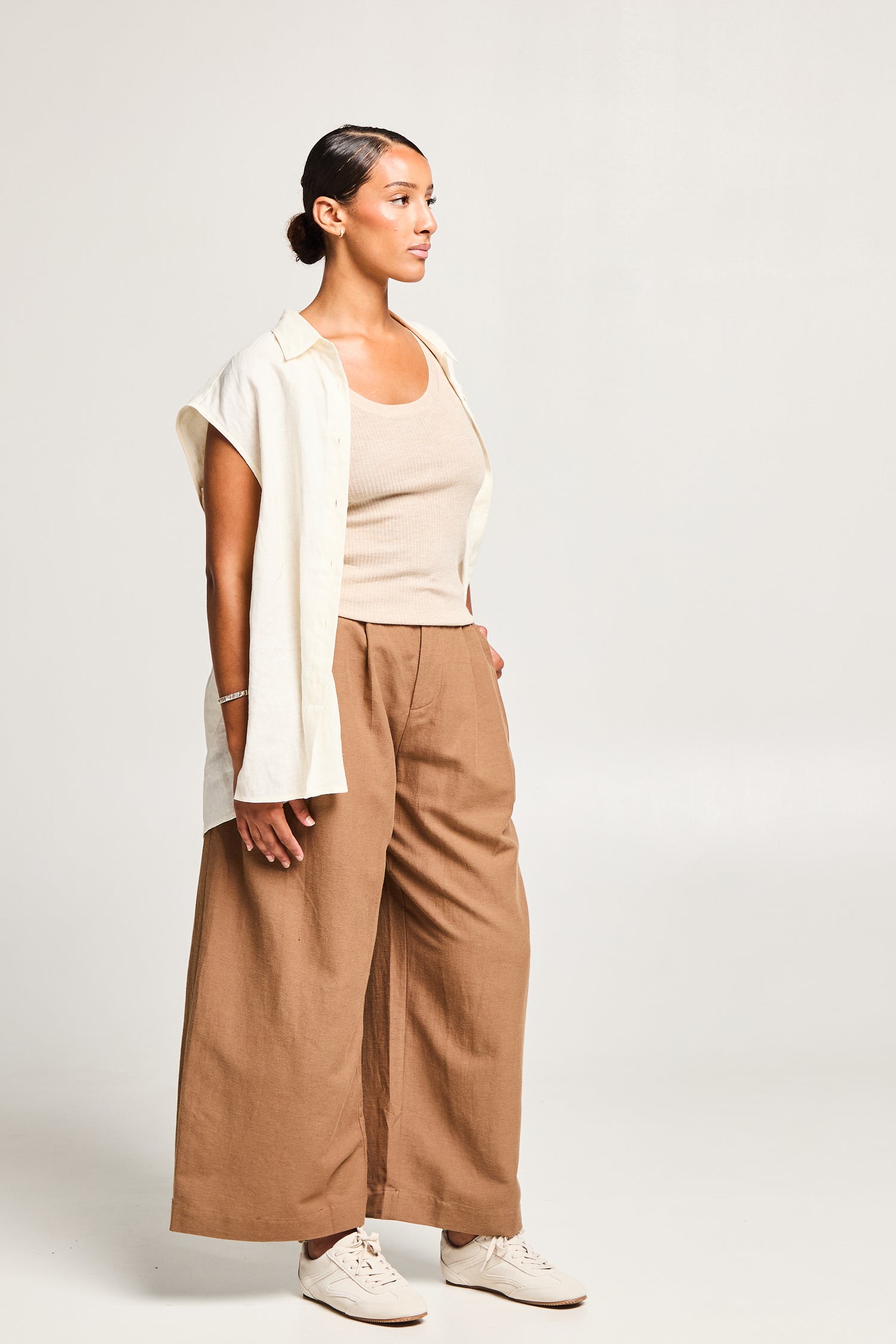 Pantalon à plis en lin
